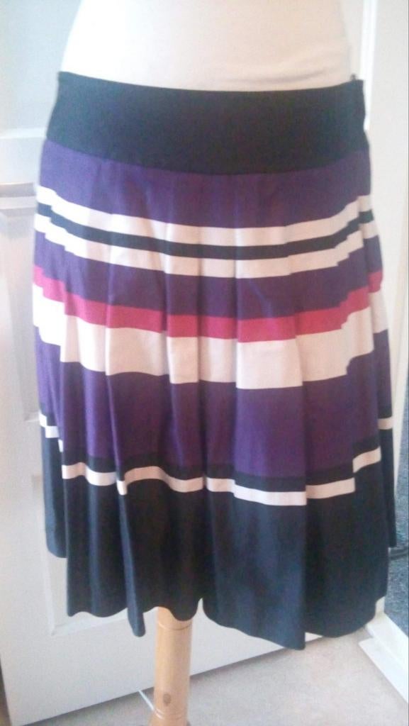 Prachtige rok mt 40/42, Kleding | Dames, Rokken, Overige kleuren, Verzenden, Maat 42/44 (L), Zo goed als nieuw