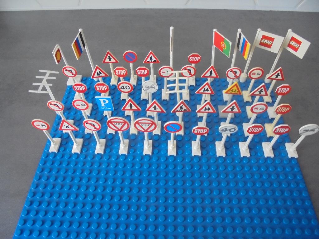 lego Verkeersborden, Vlaggen en Antenes., Kinderen en Baby's, Speelgoed | Duplo en Lego, Ophalen of Verzenden, Zo goed als nieuw
