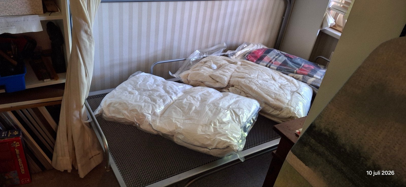 Opklapbaar logeerbed met metalen frame en lattenbodem, Ophalen, Gebruikt, 90 cm, Eenpersoons