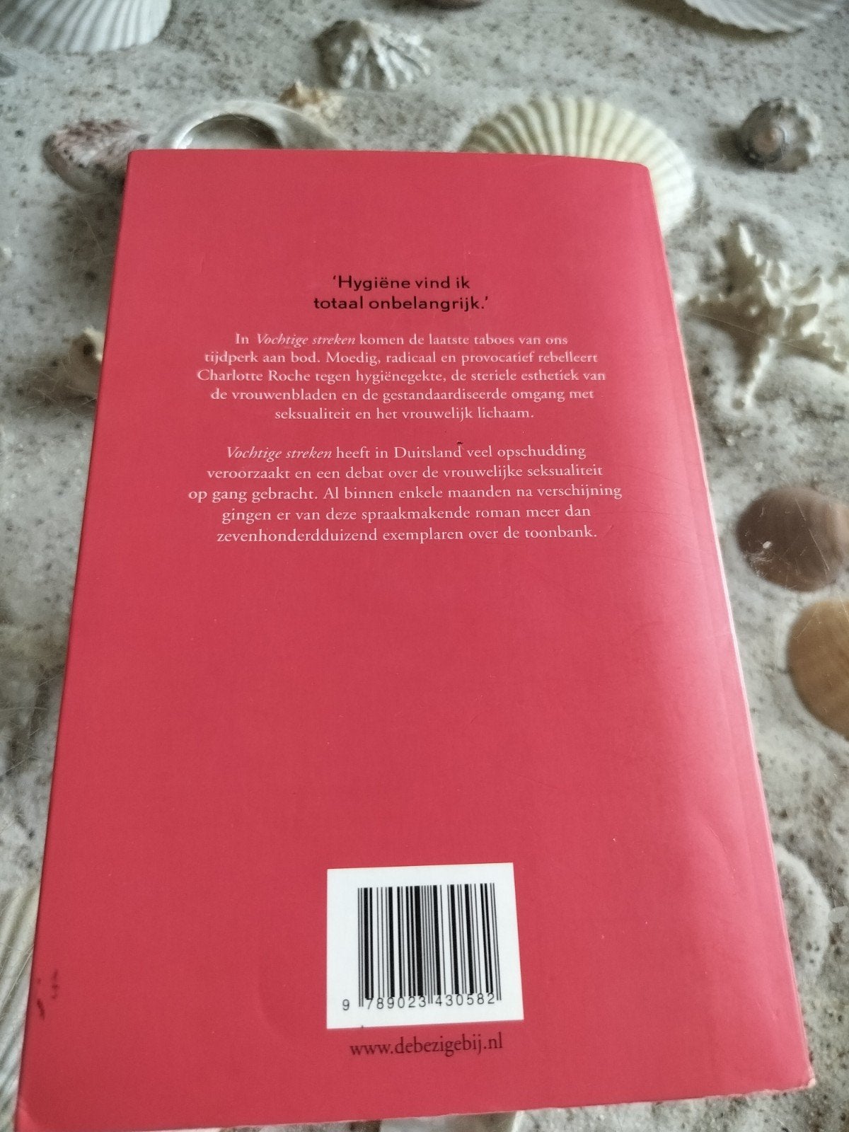Charlotte Roche - Vochtige streken, Gelezen, Charlotte Roche, Ophalen of Verzenden