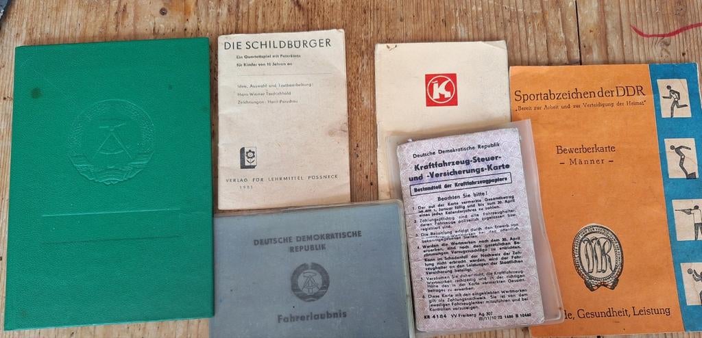 DDR pasje en boekjes, Verzamelen, Militaria | Algemeen, Ophalen of Verzenden, Landmacht, Duitsland, Boek of Tijdschrift