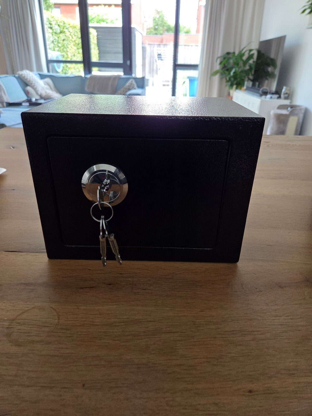 Compacte Brandkast/Kluis met Sleutel - 4,6 Liter Inhoud, Ophalen, Zo goed als nieuw, Brandkast