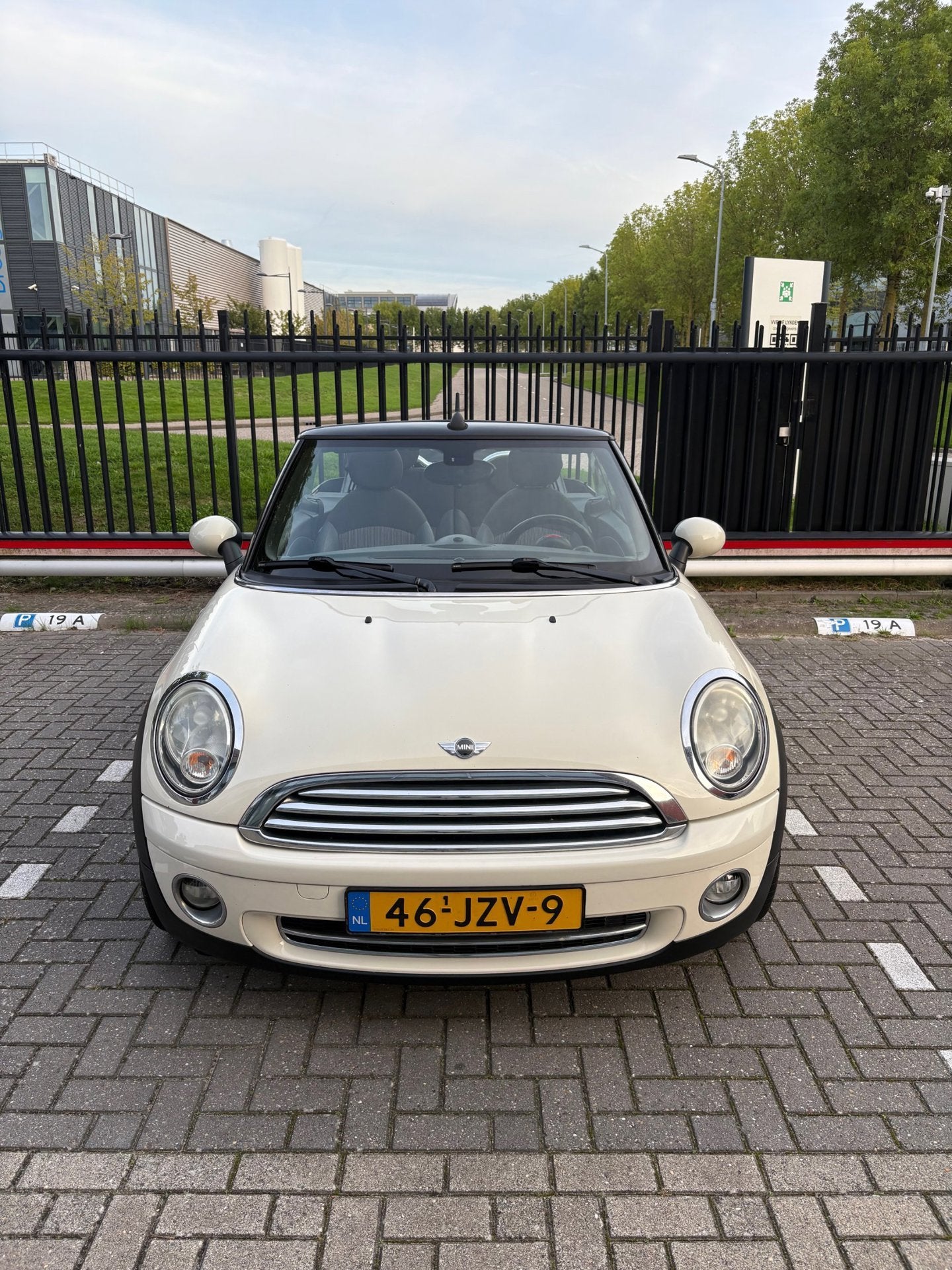 Foto 3 van Mini Cabrio 1.6 Cooper Chili - Cabrio - Cruise - Airco