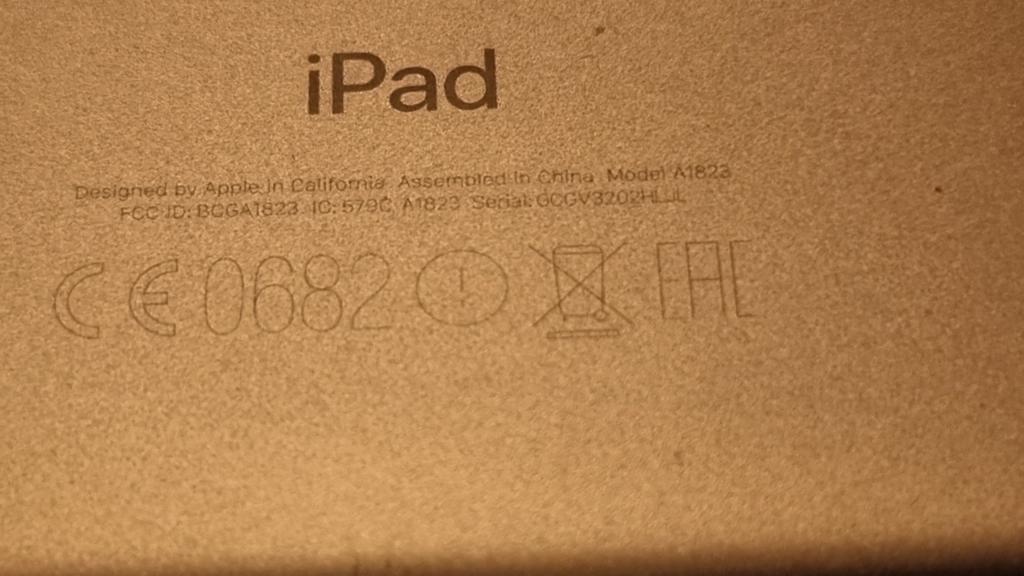 Apple iPad (5e generatie) 32GB Wi-Fi Goud (Model A1822), Computers en Software, Apple iPads, Apple iPad, 10 inch, 32 GB, Ophalen of Verzenden