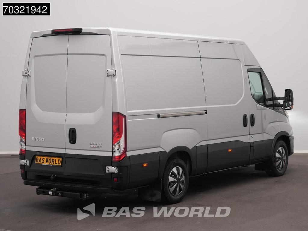 Iveco Daily 35S21 3.0L Automaat L2H2 3,5t Trekhaak 210PK ACC, Auto's, Automaat, Gebruikt, Euro 6, Iveco