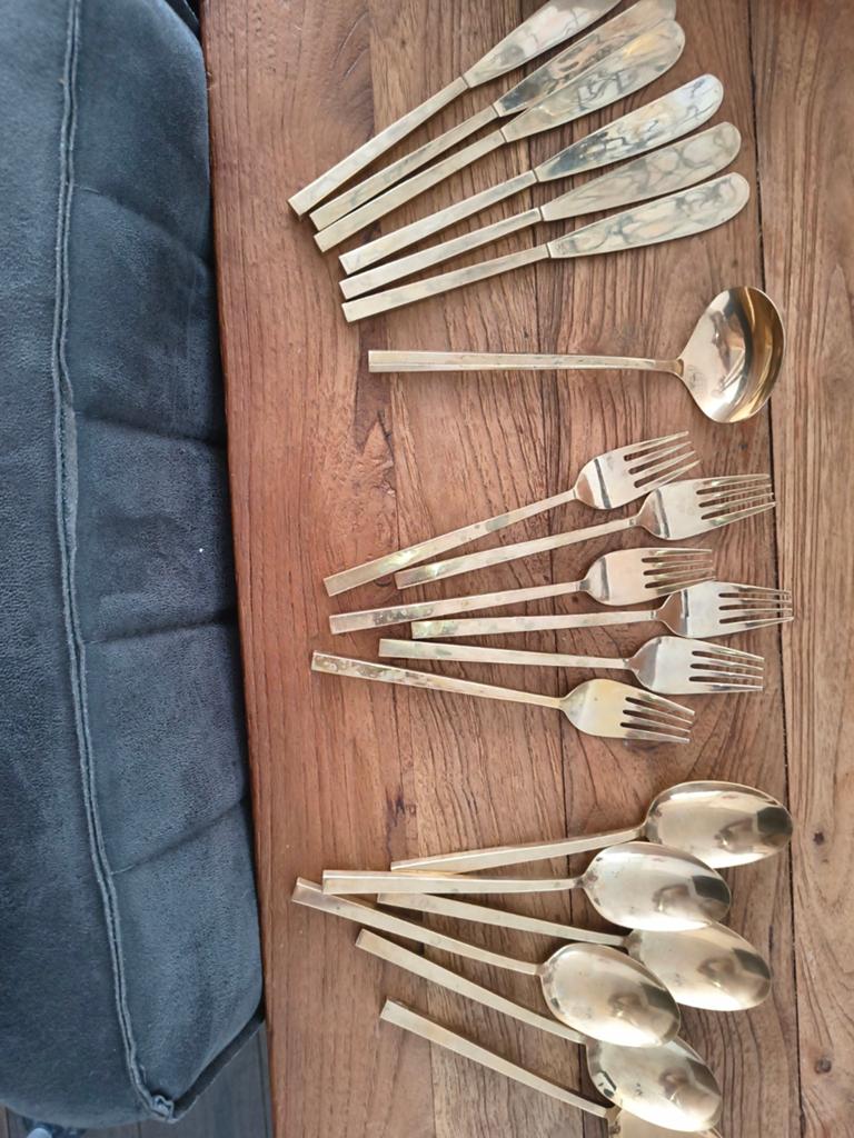 goudkleurige bestekset 19 delig, Huis en Inrichting, Keuken | Servies, Ophalen of Verzenden, Gebruikt, Overige materialen, Overige stijlen