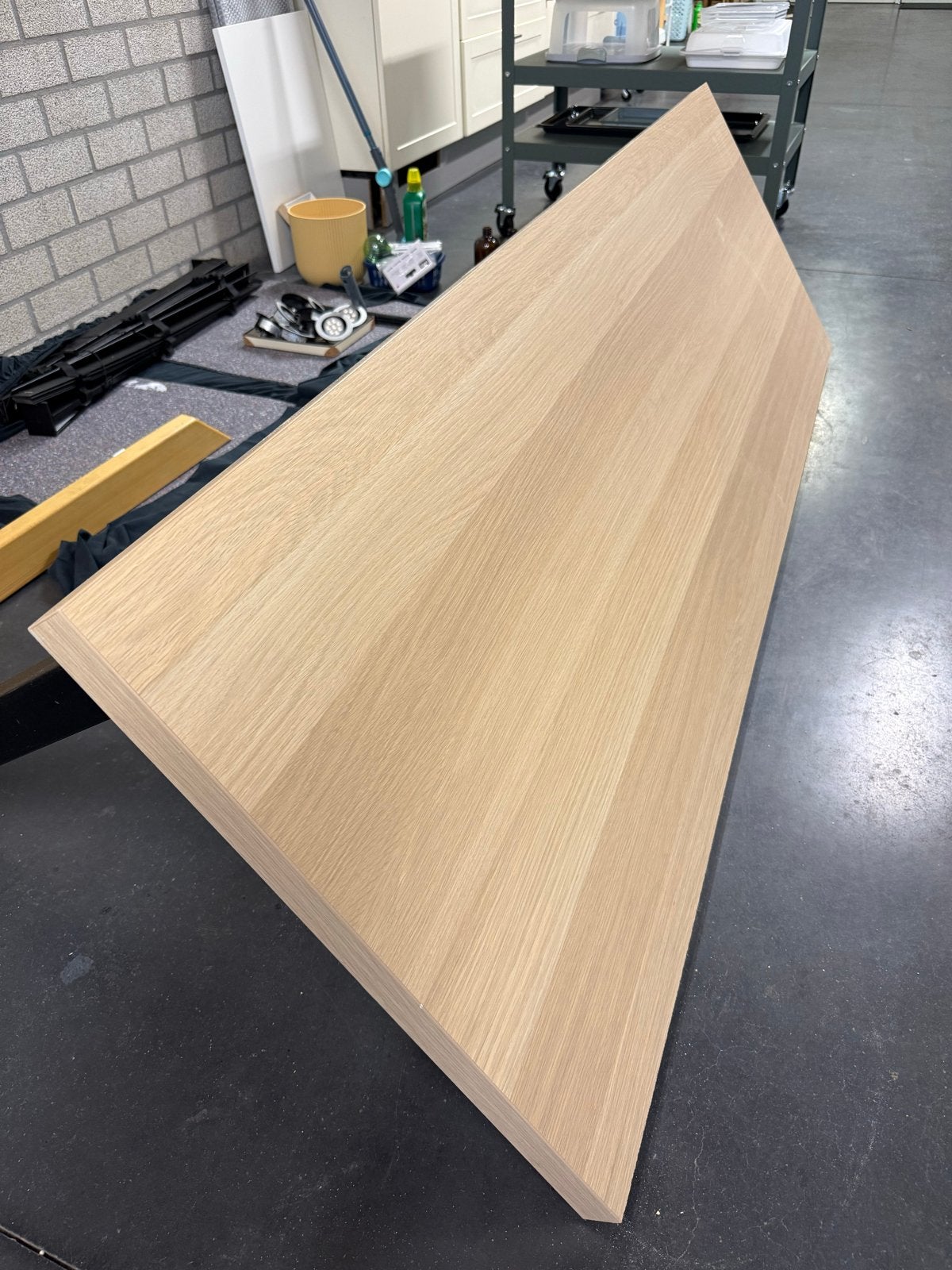 Eikenfibeer tafelblad met 2 zwarte metalen poten, Huis en Inrichting, Tafelonderdelen, Ophalen, Overige materialen, 50 tot 100 cm