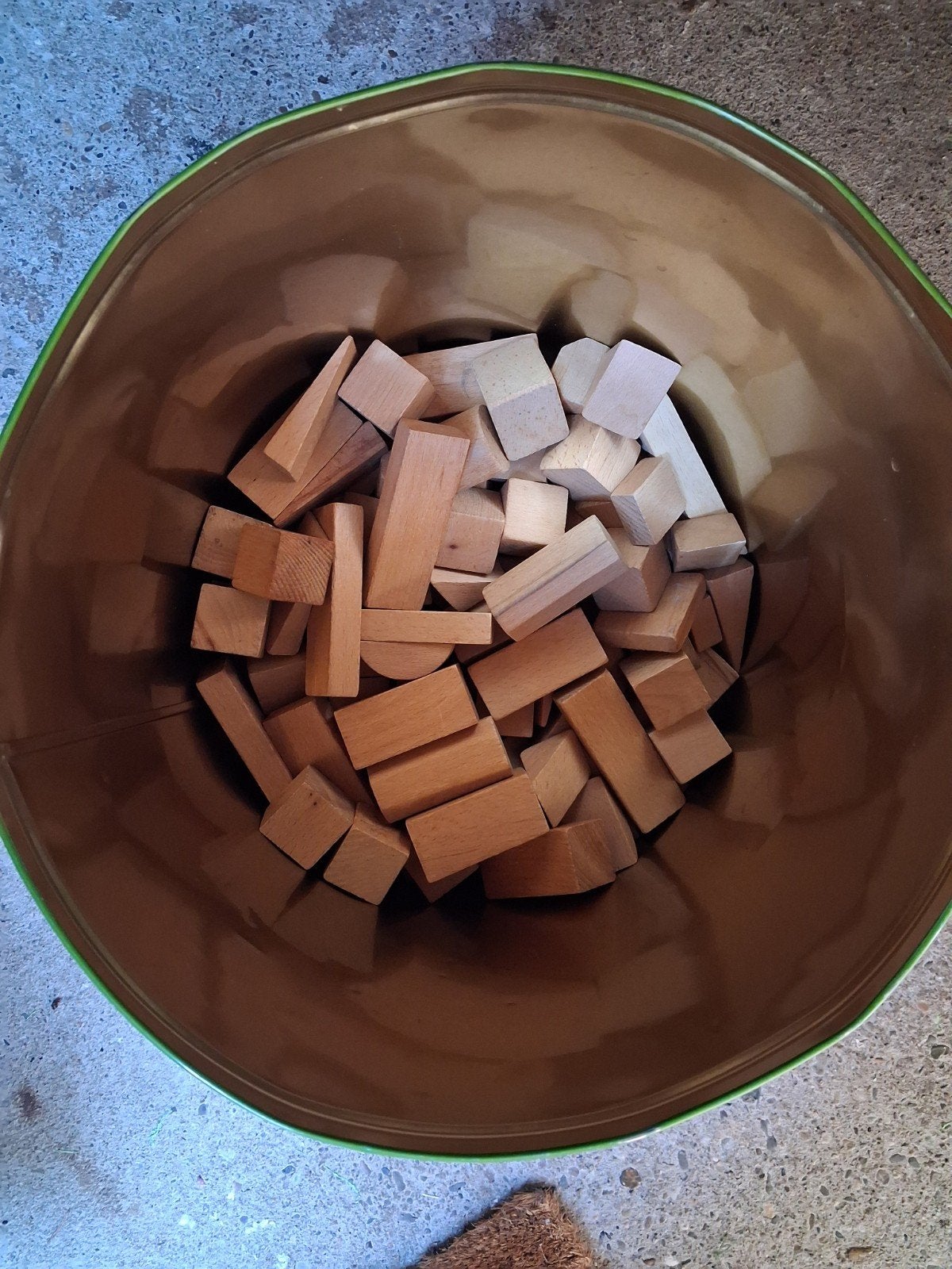 Groot blik met houten blokken., Ophalen, Gebruikt, Overige typen