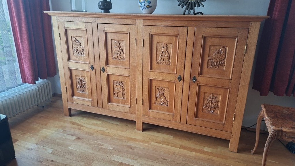 Massief eiken dressoir met houtsnijwerk, Ophalen