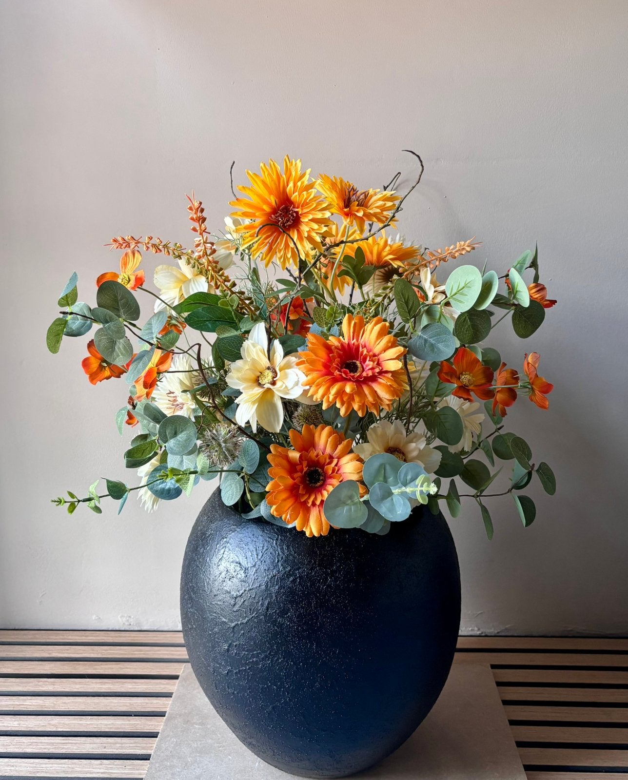 Nieuw! Luxe zijden boeket in grote zwarte pot | 70 cm hoog, Huis en Inrichting, Binnen, 70 cm, Www.discountfashioncorner.nl, Ophalen of Verzenden