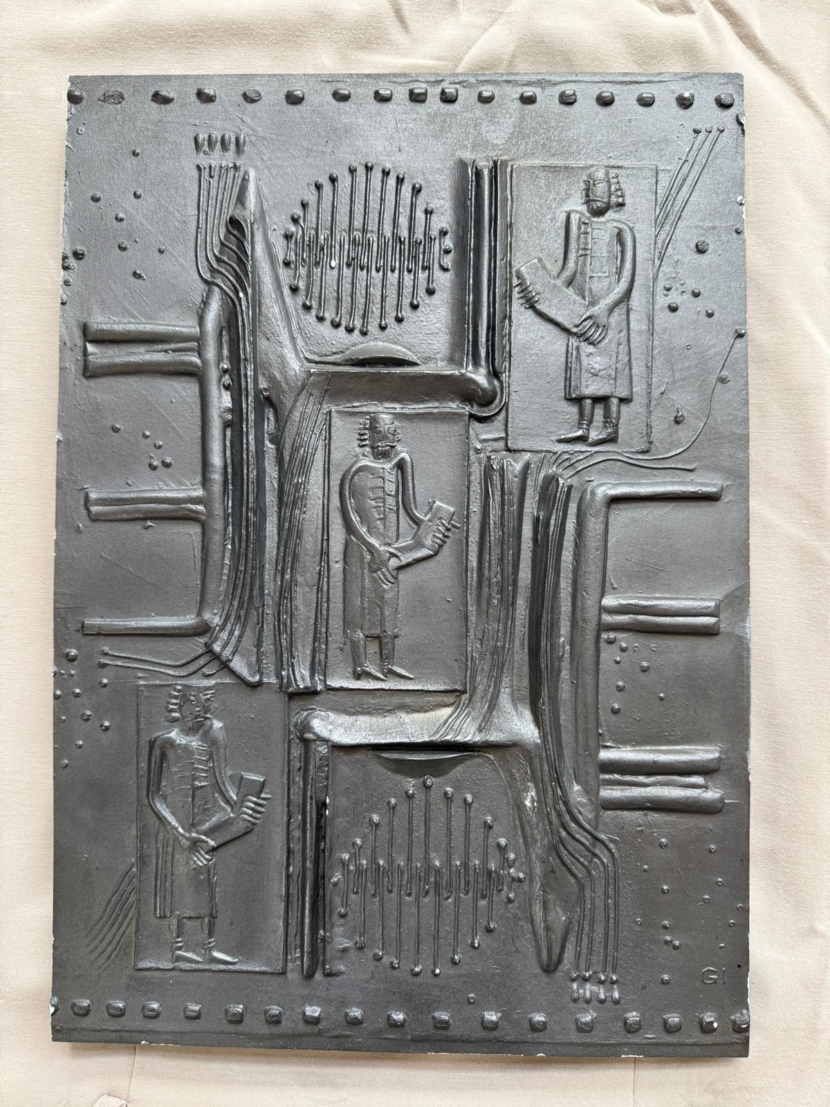 Brutalistisch Gipsen Atelierreliëf István Gergely jaren 70, Industrieel, 35 cm, Onbekend, Met ophangsysteem