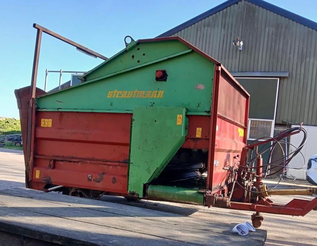 TE KOOP: STRAUTMANN BLOKKENWAGEN, KUILVOERWAGEN!, Zakelijke goederen, Ophalen of Verzenden, Veehouderij, Voertechniek