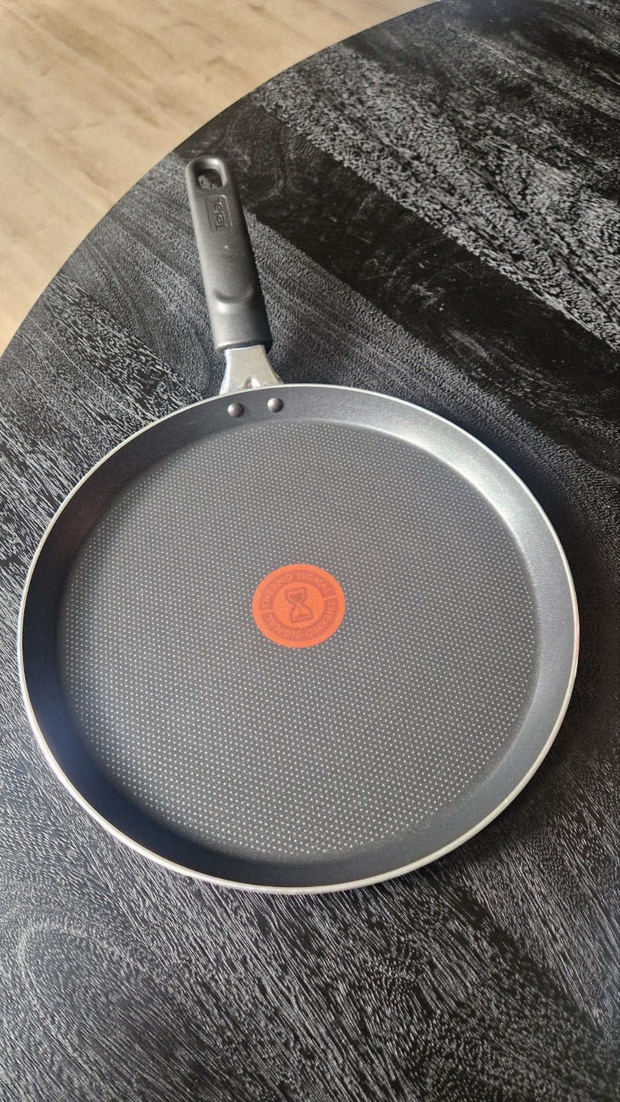 nieuwe Tefal Pannenkoekenpan 24 cm., Tefal, Antiaanbaklaag, Zo goed als nieuw, Ophalen