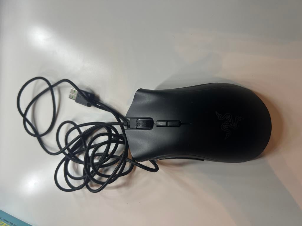 Razer muis en razer muis mat, Computers en Software, Muizen, Zo goed als nieuw, Gaming muis, Ophalen of Verzenden