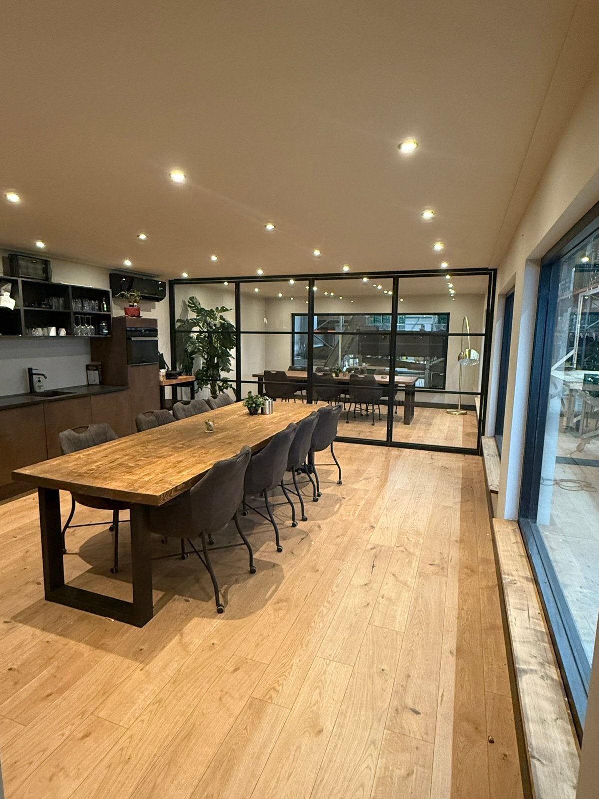 Bedrijfshal te huur ±500 m² met luxe kantoorruimte / Dongen, Ophalen