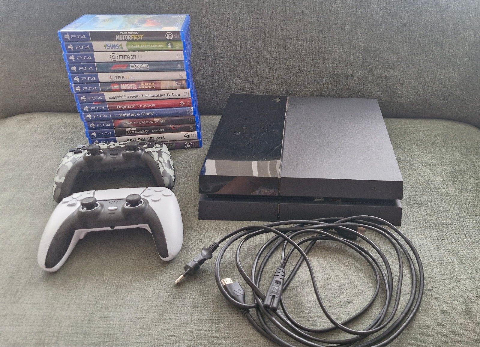 PS4  mega set! met 2 controllers en 14 spellen, Gebruikt, Vanaf 18 jaar, Overige genres, Virtual Reality