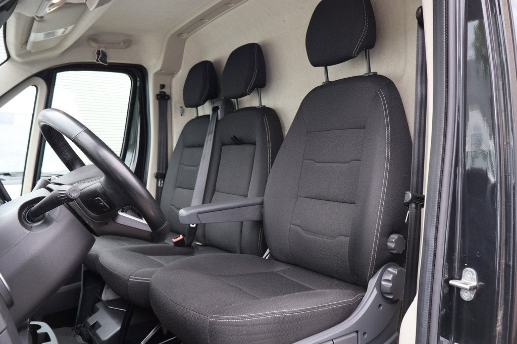Peugeot Boxer 2.2 BlueHDi 180pk Automaat Glasresteel, Auto's, Stof, Gebruikt, Euro 6, 4 cilinders