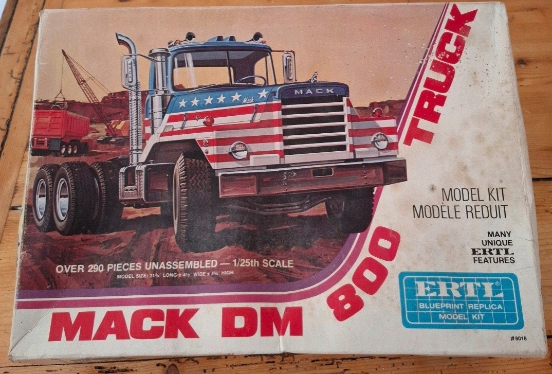 Mack DM 800 Truck Model Kit - Ertl 1/25 Schaal, Hobby en Vrije tijd, Modelbouw | Auto's en Voertuigen, Overige merken, Verzenden