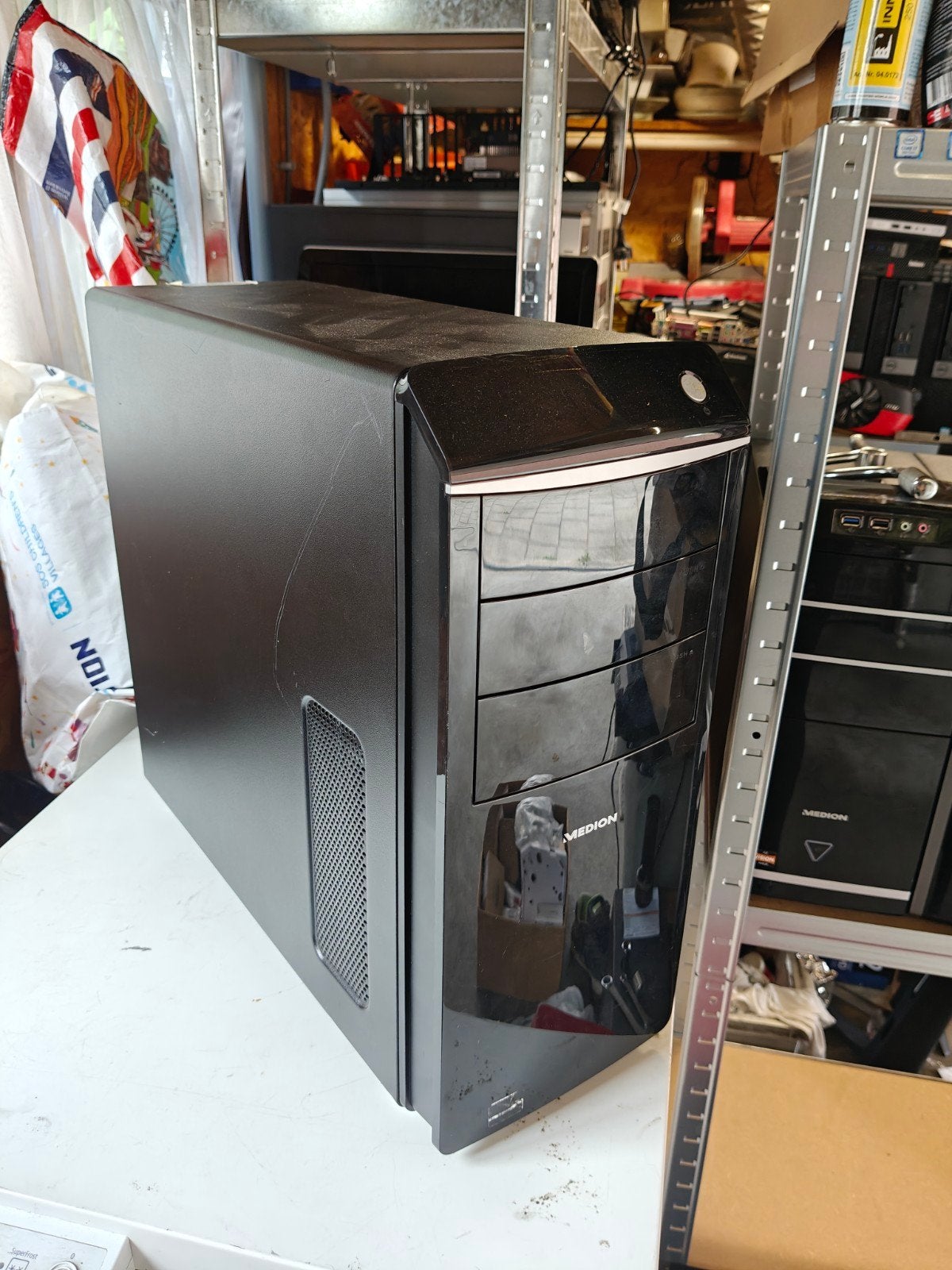 Medion Erazer Full ATX PC Behuizing, Computers en Software, Computerbehuizingen, Zo goed als nieuw, Ophalen of Verzenden