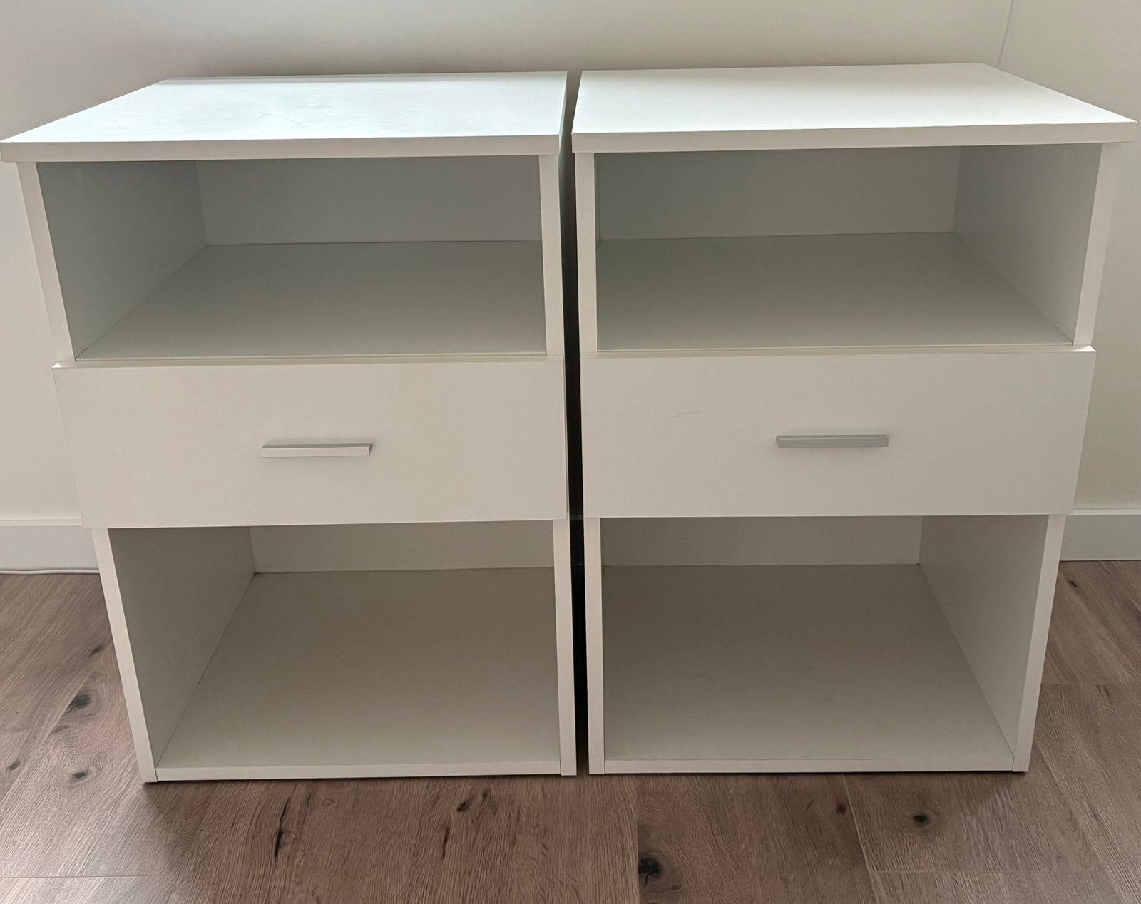 Set van 2 witte nachtkastjes met lade - strak en modern, Ophalen, Zo goed als nieuw, 45 tot 65 cm, 70 cm of meer