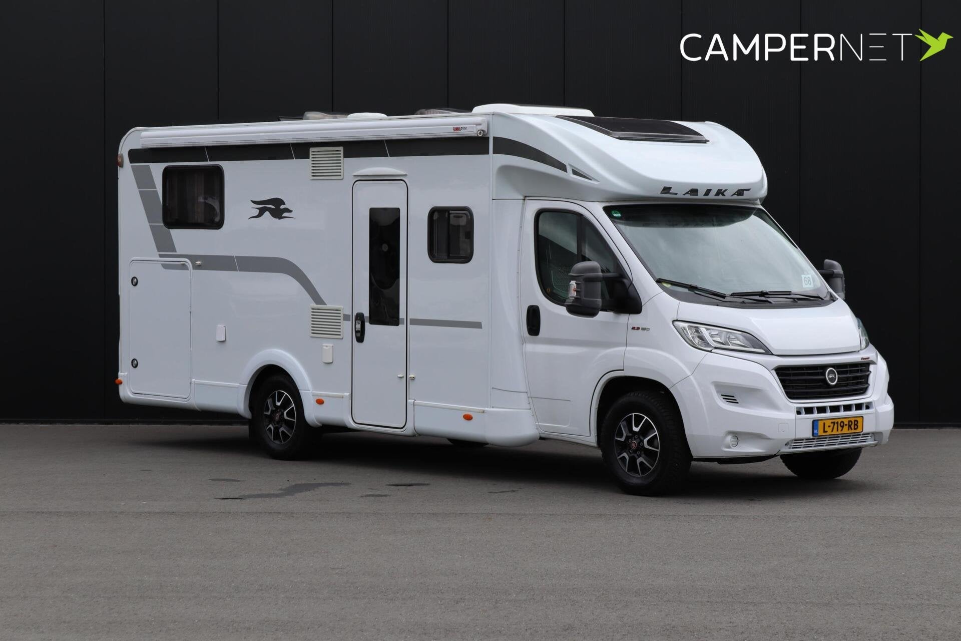 Laika caravans s.p.a. KOSMO 509L 160pk Automaat | Lengtebedd, Automaat, Hordeur, Achteruitrijcamera, Tot en met 2