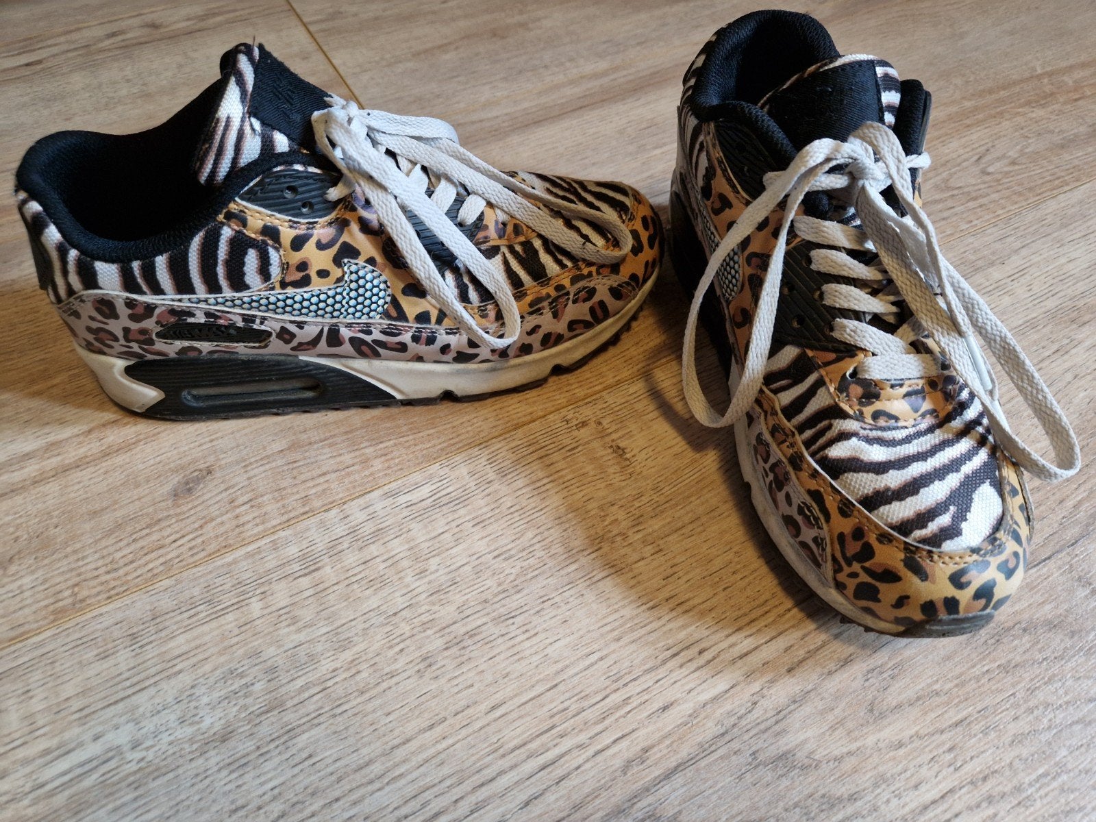 Dierenprint schoenen - Zo goed als nieuw, Kleding | Dames, Ophalen of Verzenden, Zo goed als nieuw, Zwart