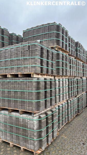 310,8m2 grijs en antraciet H-klinkers H-profiel betonstenen