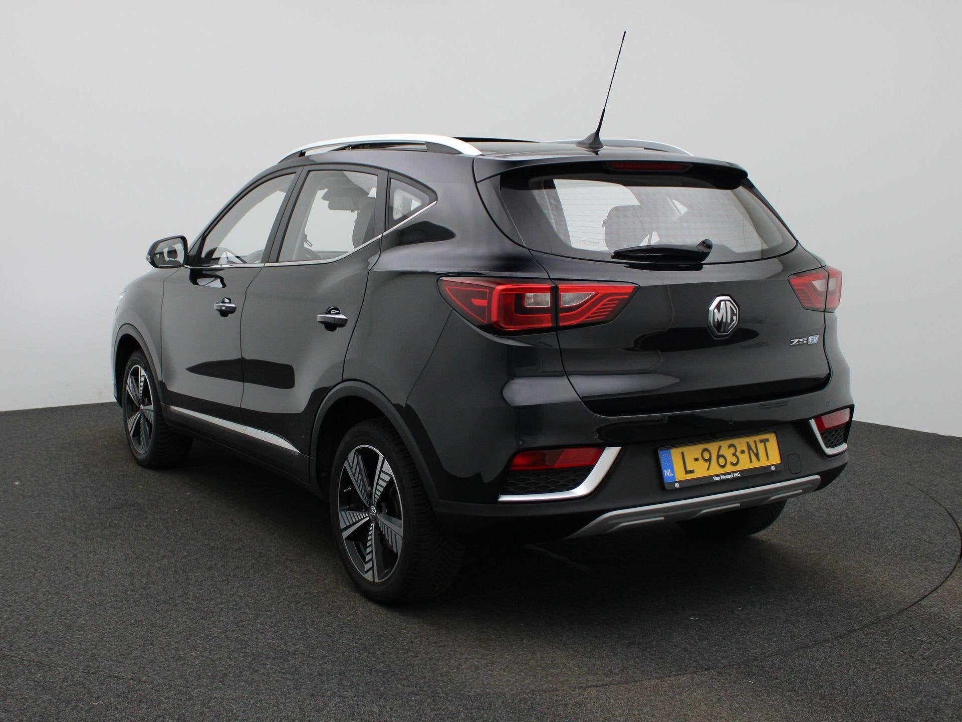 MG MG ZS EV Luxury 45 kWh | Schuifdak | Stoelverwarming | Le, Auto's, Gebruikt, 143 pk, ZS, 1507 kg