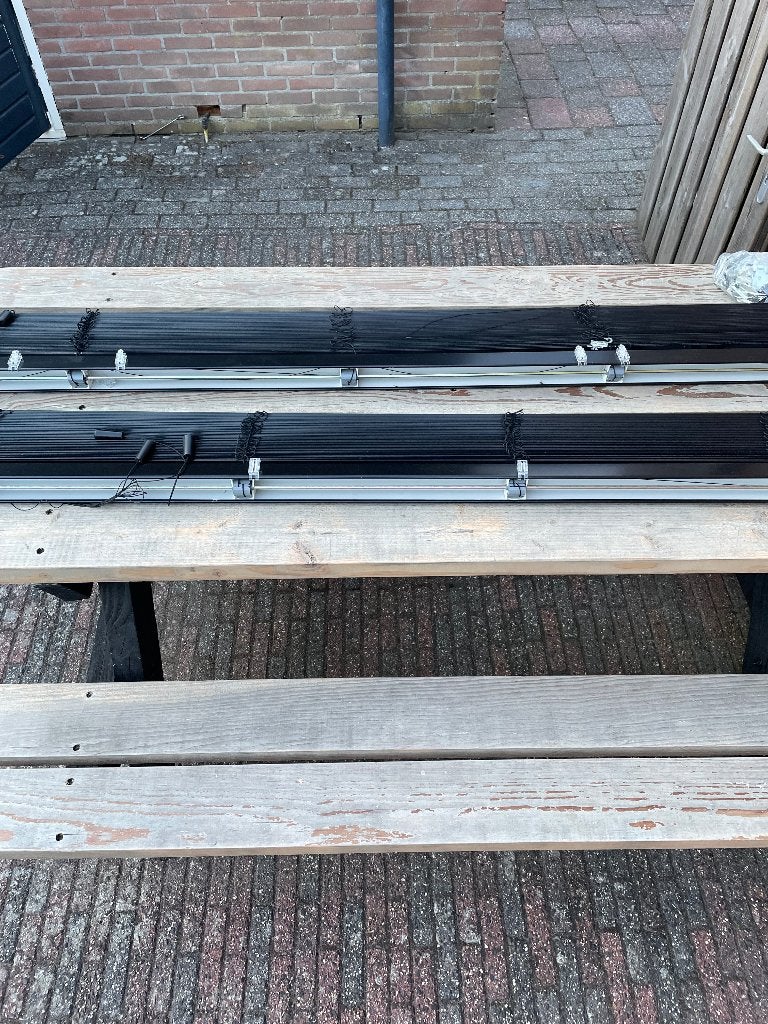 Veneta jaloezieën zwart als nieuw koopje, Huis en Inrichting, Ophalen, 150 tot 200 cm, Bruin, Zo goed als nieuw