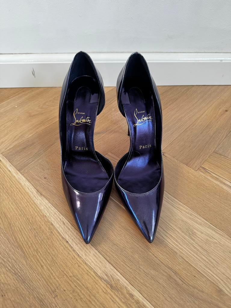 Christian Louboutin Iriza Pumps – 39, Kleding | Dames, Schoenen, Ophalen of Verzenden, Zo goed als nieuw, Overige kleuren