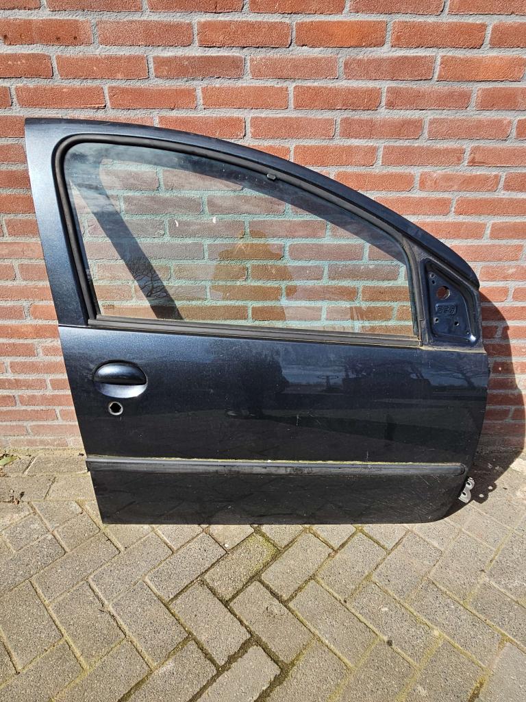 RECHTERVOORDEUR PEUGEOT 107 / CITROËN C1/ TOYOTA AYGO, Auto-onderdelen, Niet ingevuld, Gebruikt, Citroën, Deur