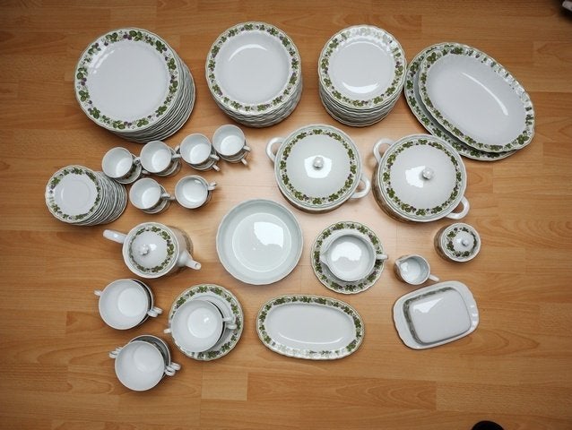 mooi servies van Eschenbach - Bavaria Germany, Huis en Inrichting, Ophalen, Gebruikt, Overige stijlen, Porselein