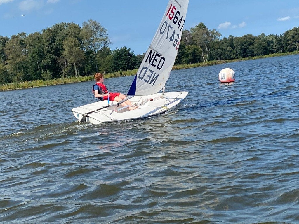Laser zeilboot – ILCA 6 / ILCA 7 – met weg- en waltrailer, Watersport en Boten, Ophalen, Laser, Gebruikt, Laser