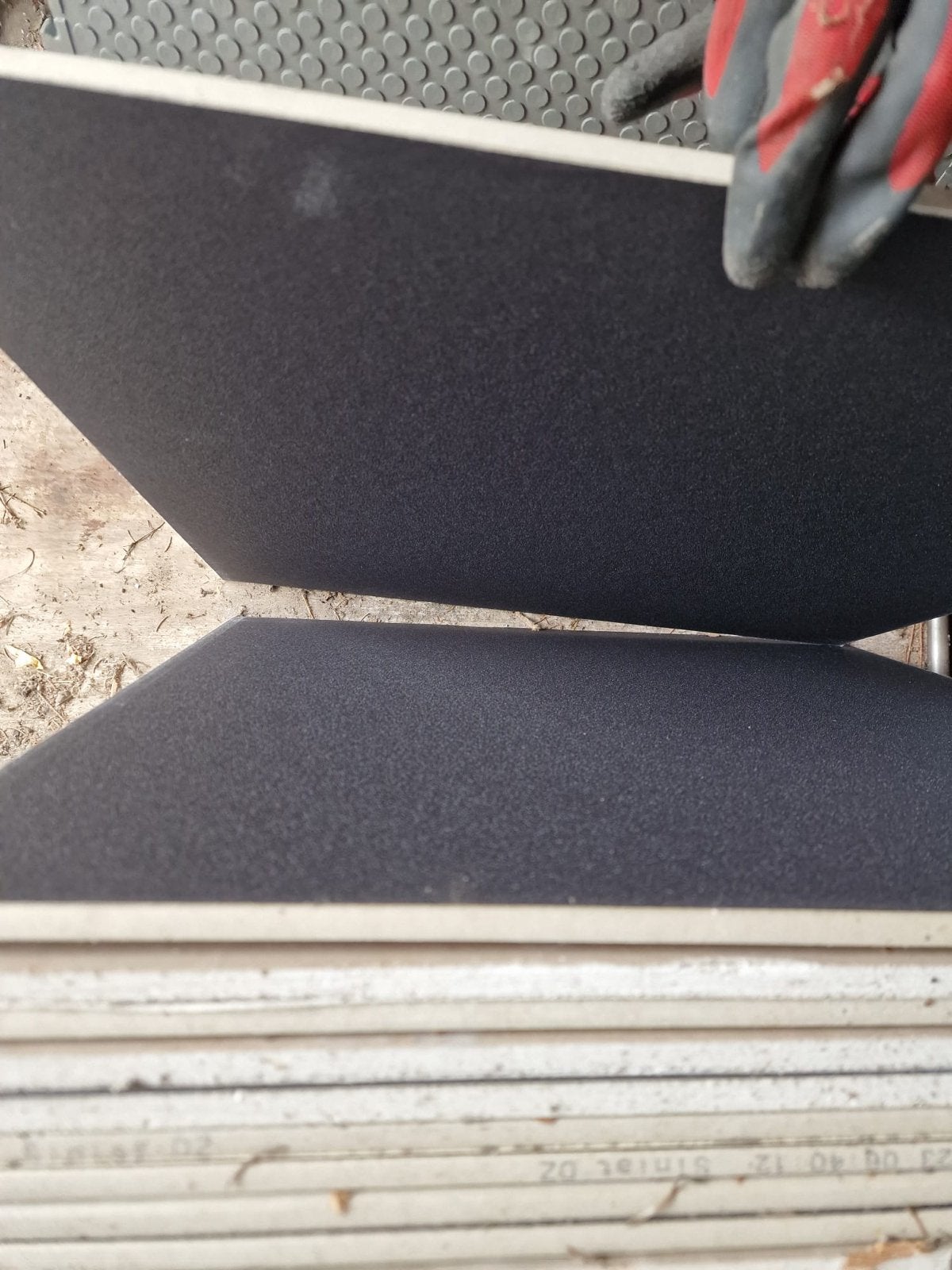Zwarte gips vinyl systeem plafond platen (21 stuks), Ophalen, Gebruikt, Overige materialen, Minder dan 20 mm