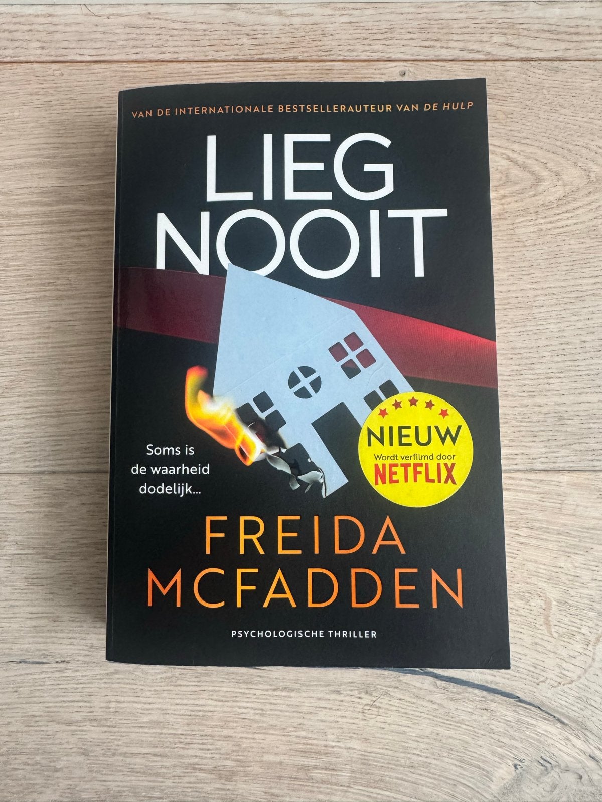 Lieg Nooit - Freida McFadden (Psychologische thriller), Ophalen of Verzenden, Gelezen, Nederland