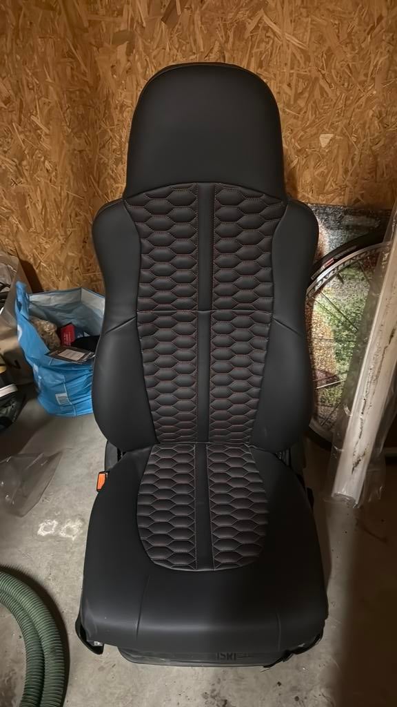 Nieuw beklede daf luchtgeveerde stoel, Auto-onderdelen, Interieur en Bekleding, Ophalen of Verzenden, Gereviseerd