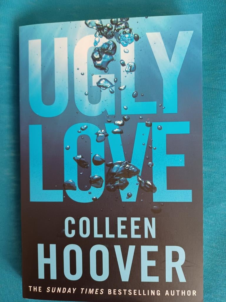Ugly Love   Colleen Hoover, Boeken, Chicklit, Zo goed als nieuw, Ophalen