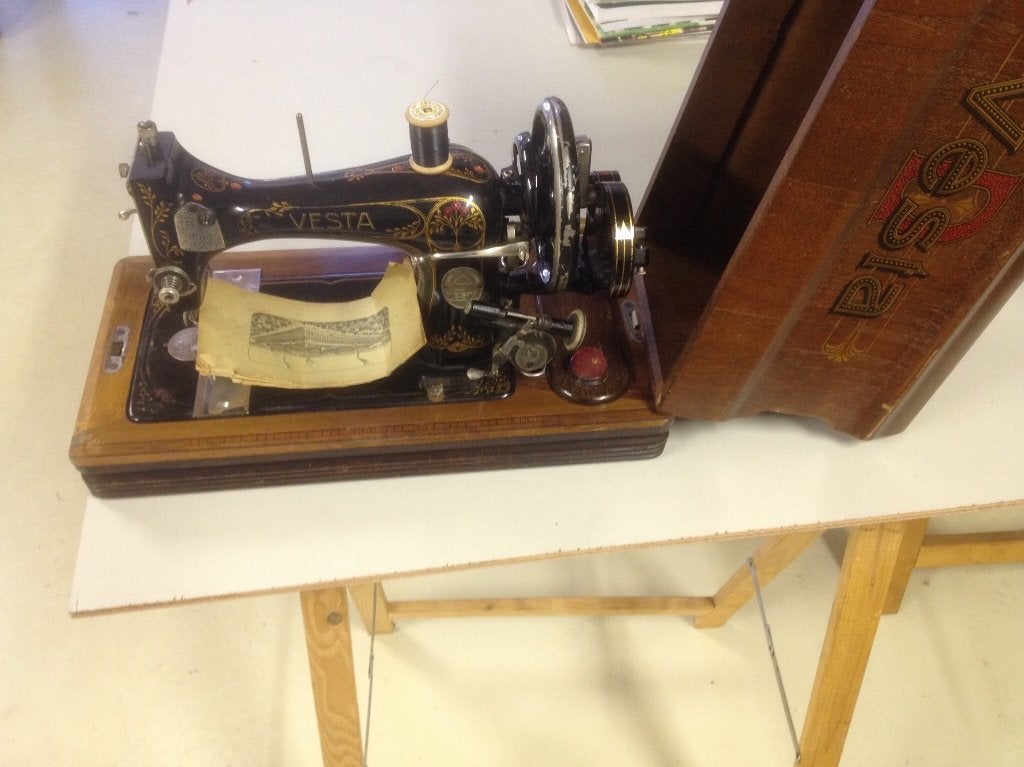 vintage hand naaimachine, Ophalen