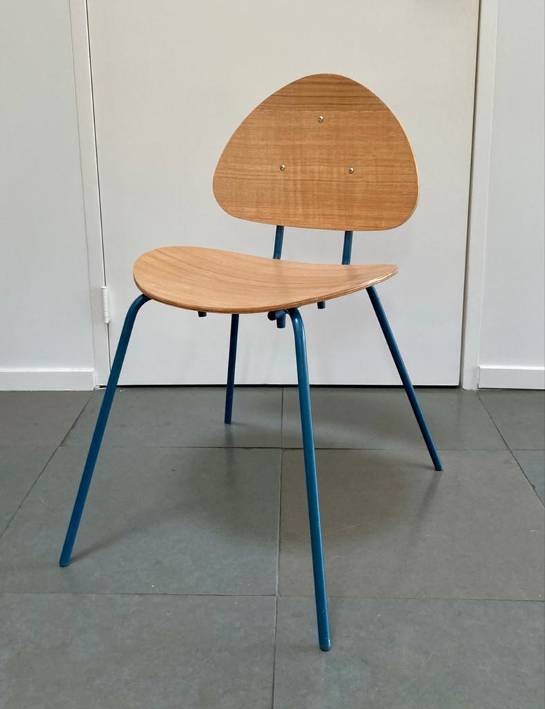 Sostrene Grene stoel hout blauw metalen onderstel, Huis en Inrichting, Stoelen, Gebruikt, Eén, Hout, Blauw, Ophalen