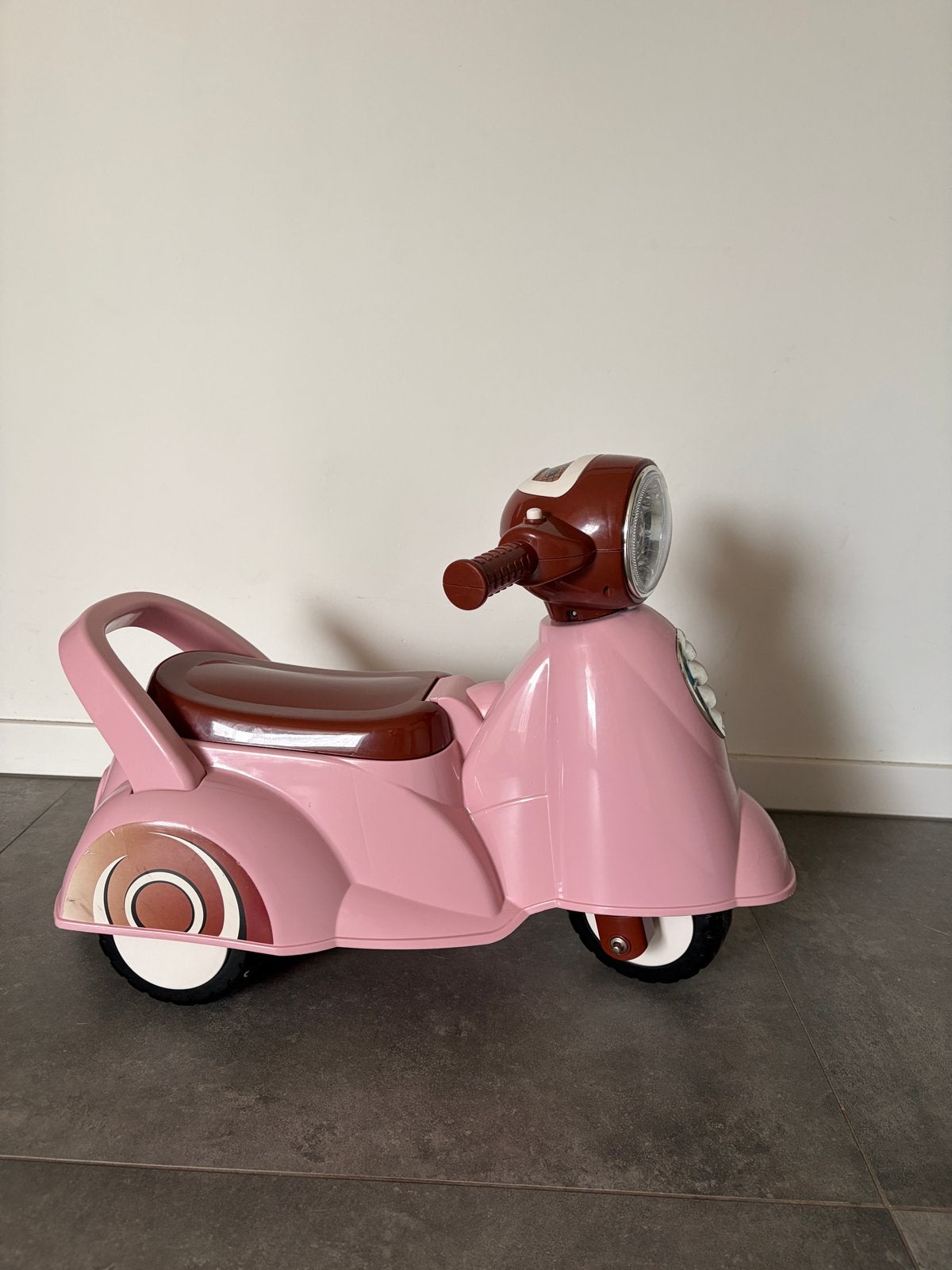 Roze loopscooter voor kinderen, Kinderen en Baby's, Speelgoed | Buiten | Voertuigen en Loopfietsen, Ophalen, Gebruikt, Loopfiets