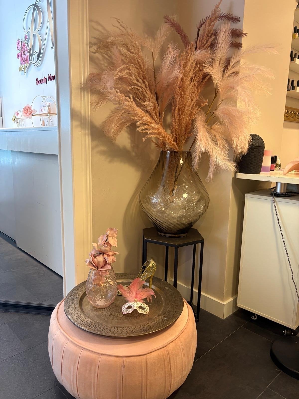Roze poef met messing dienblad en decoratie, Roze, Ophalen of Verzenden, Textiel, Klassiek
