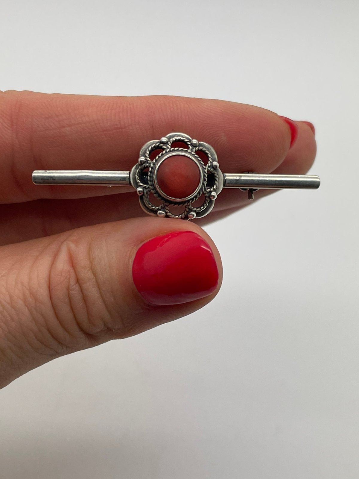 E390 Prachtige zilveren bloedkoraal broche, Ophalen of Verzenden, Zilver, Broche