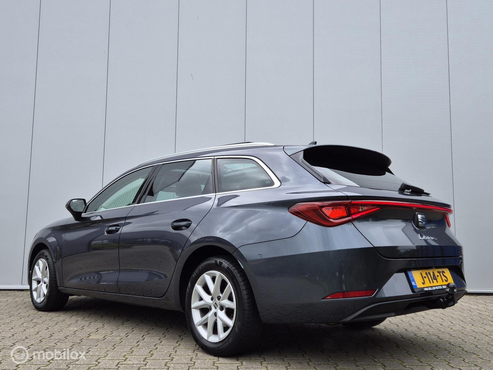 SEAT LEON SPORTSTOURER 1.5 TSI STYLE LAUNCH/PANO/TREKHAAK/BE, Auto's, Voorwielaandrijving, 4 cilinders, Leon, Origineel Nederlands