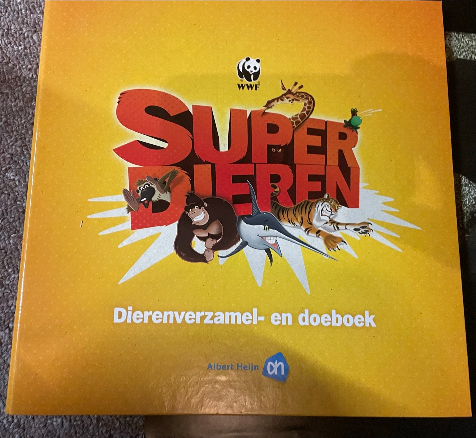 WWF Super Dieren Verzamel- en Doeboek Albert Heijn, Ophalen of Verzenden, Zo goed als nieuw, Non-fictie