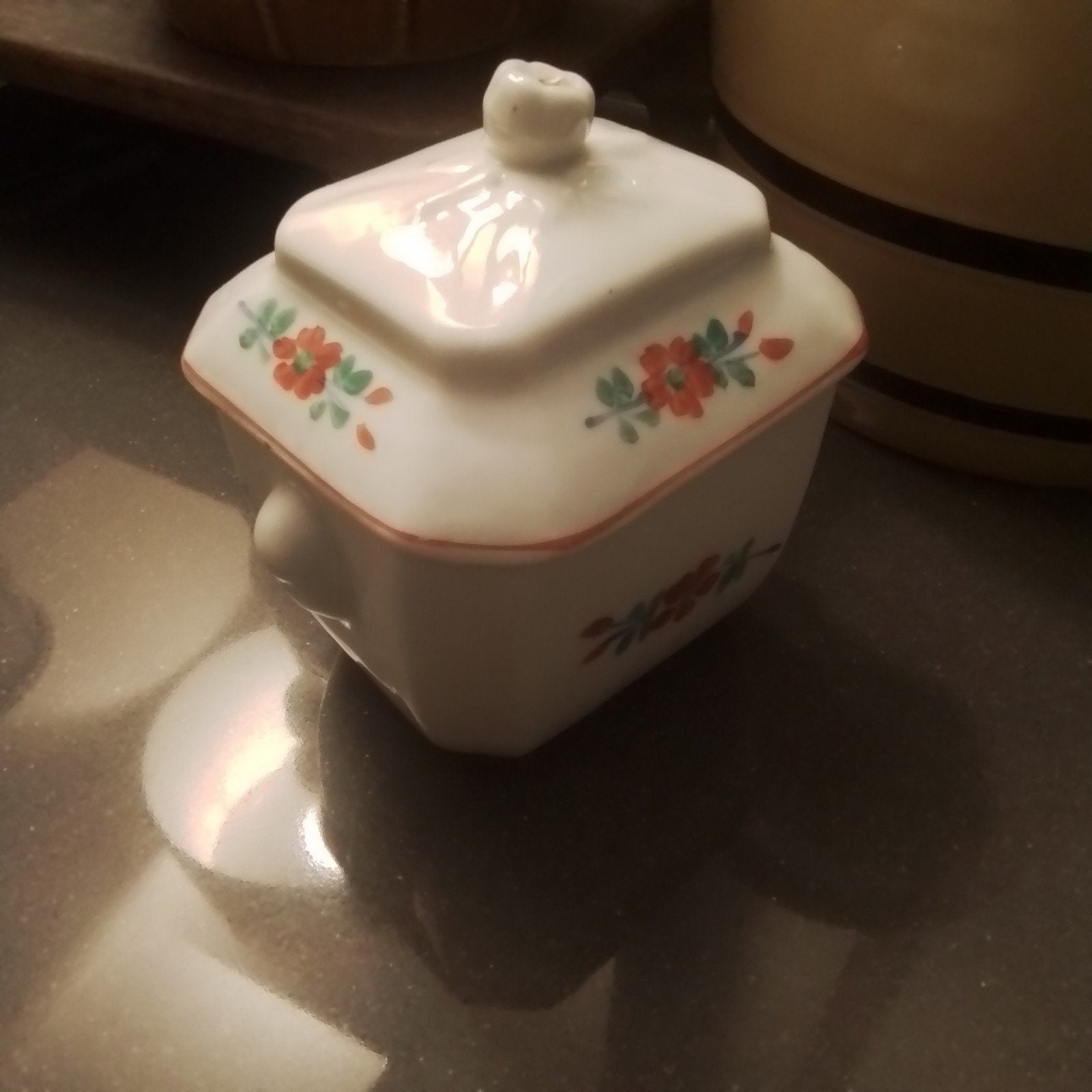 Leuke oude Franse suiker pot met hoofdjes, Ophalen of Verzenden