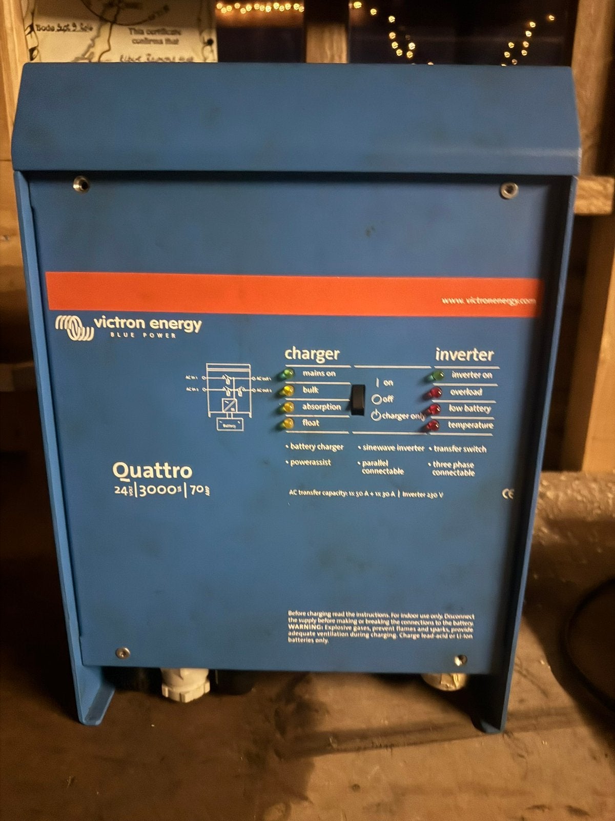Victron Energy Quattro 24/3000/70-50/30 Omvormer/Lader, Ophalen, Gebruikt, Overige typen
