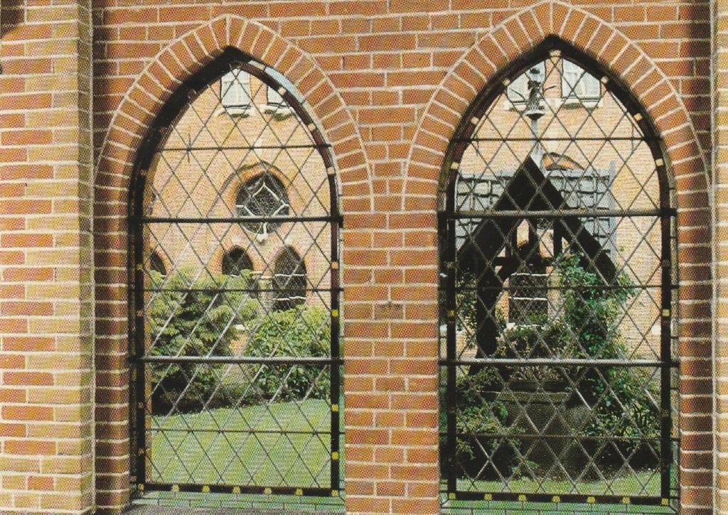 OOSTERHOUT O.L. Vrouwe Abdij Binnenhof, Verzamelen, Ansichtkaarten | Nederland, Verzenden, 1980 tot heden, Ongelopen, Noord-Brabant