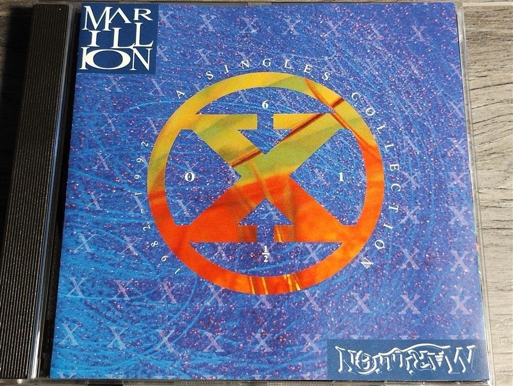 Marillion - A Singles Collection, Ophalen of Verzenden, Zo goed als nieuw, Poprock