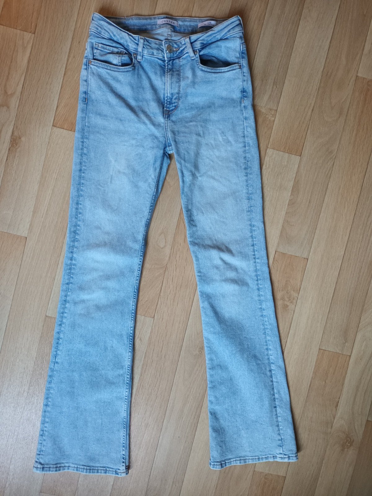 Costes jeans spijkerbroek broek Mid rise flare W29 L32 blauw, Kleding | Dames, Blauw, Ophalen of Verzenden, Gedragen, W28 - W29 (confectie 36)
