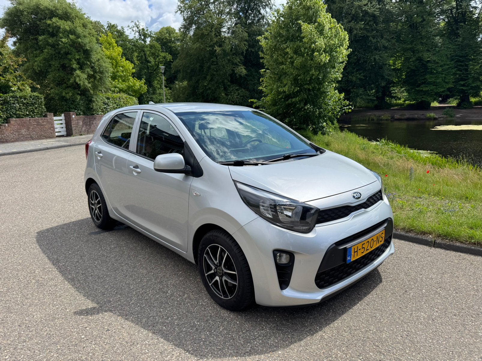 Kia Picanto 1.0 MPi 67pk 4-zits 2020 Grijs, ComfortPlus, Voorwielaandrijving, Zwart, 4 stoelen, Origineel Nederlands